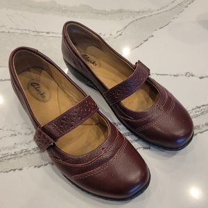 Clarks Leather Mary Jane's 8 1/2 M